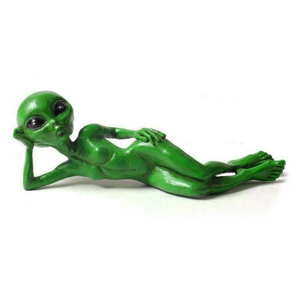 Davy | Alien Statue made of Resin for Garden & Outdoor