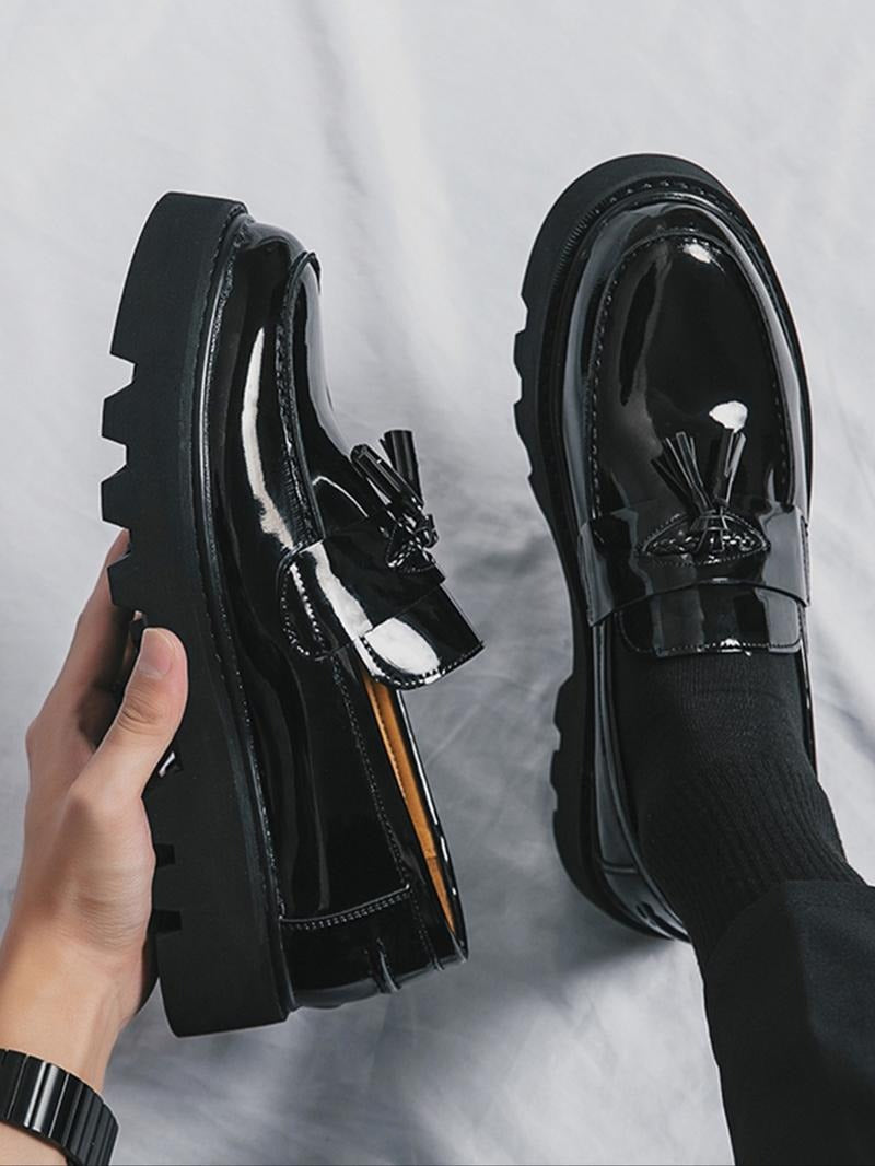 Mocassins pour homme à pampilles ultra-brillants avec semelle épaisse