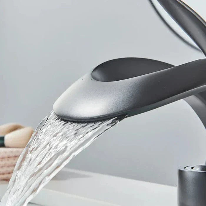 Robinet moderne en laiton effet cascade pour lavabo de salle de bains