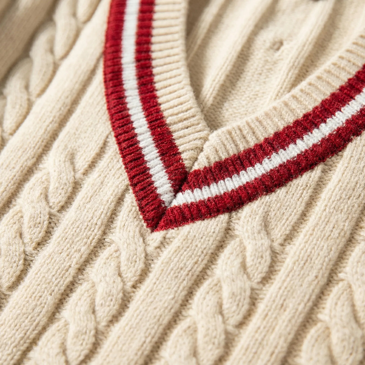 Pull ajusté à col en V