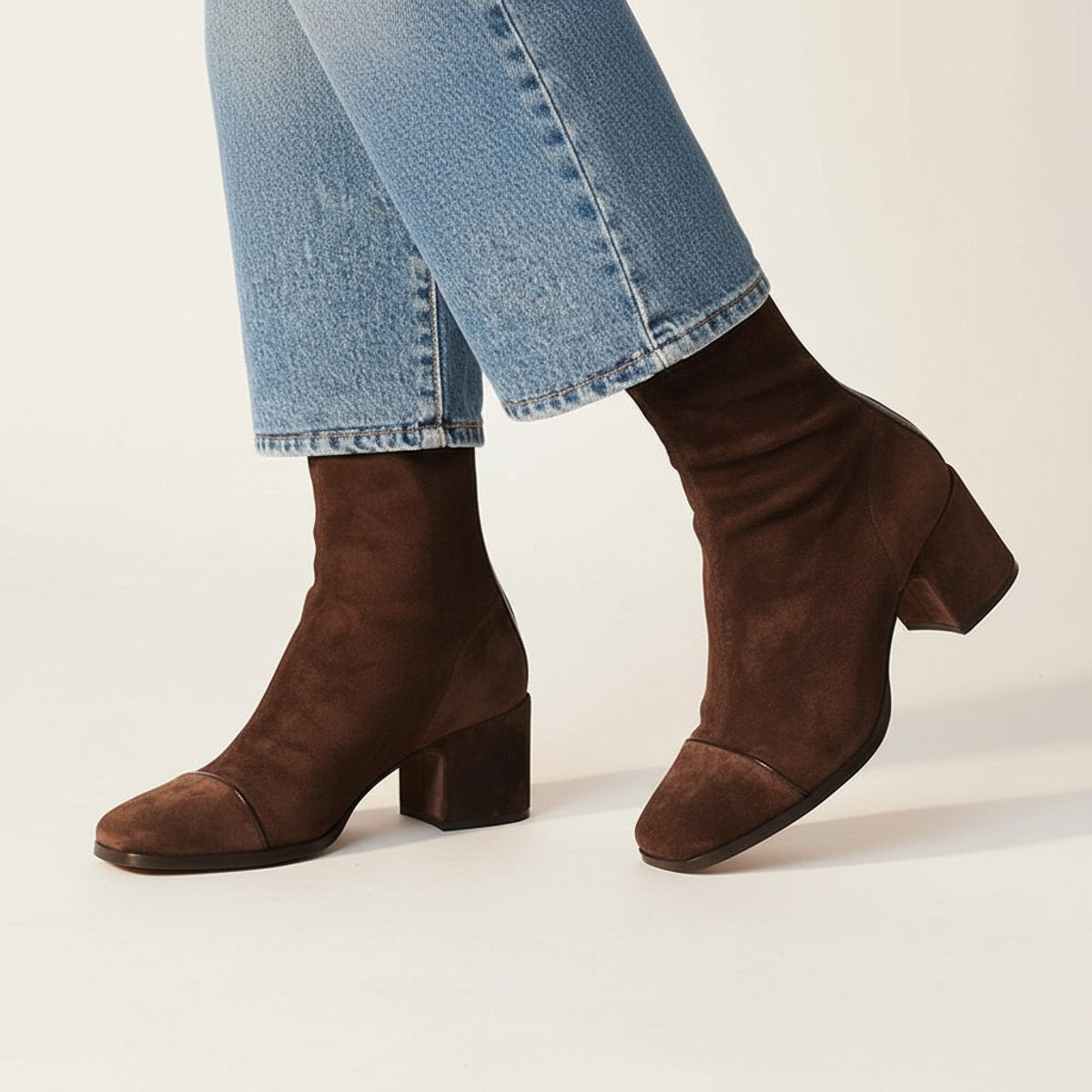 Bottines en daim à bout carré et talon carré pour femme