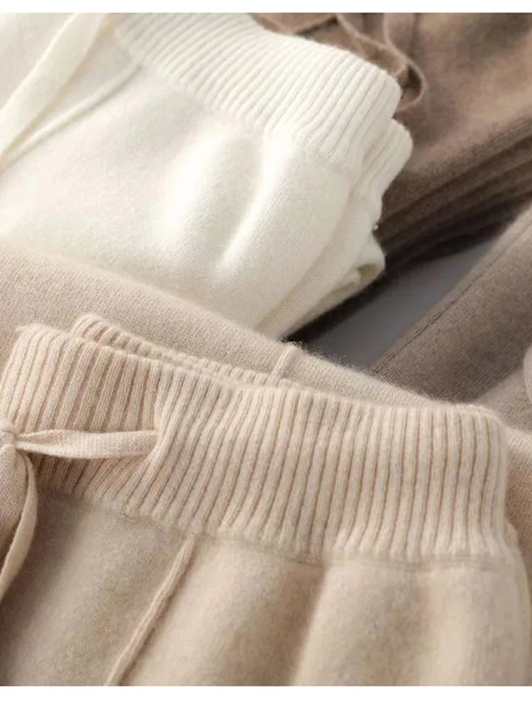 100% Cashmere High-Waist Wide-Leg Knit Trousers - Soft & Warm