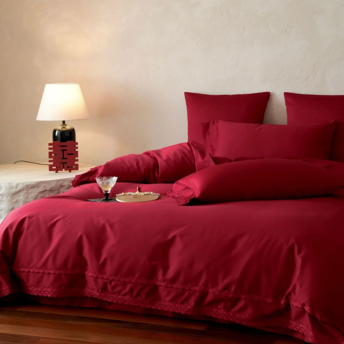 Cotton Sateen Bed Linen Set with Lace Border and Extra-Soft Finish