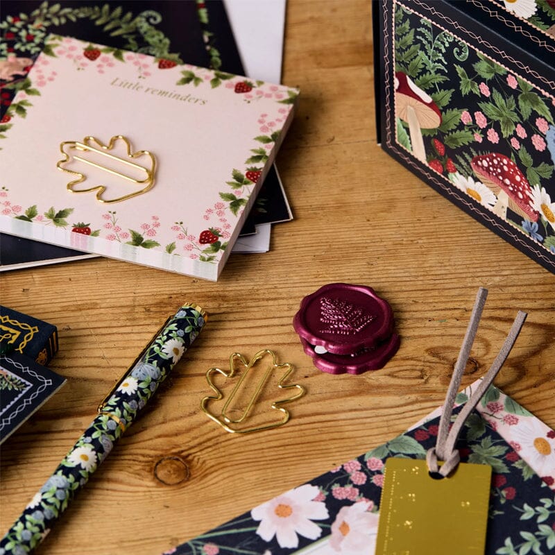 Davy | 24 Days Premium Stationery Advent Calendar | Limited "Winter Forest" Edition | 24 Exclusive Stationery Surprises | Sustainable & Plastic-Free | Includes 2025 Calendar & Accessories