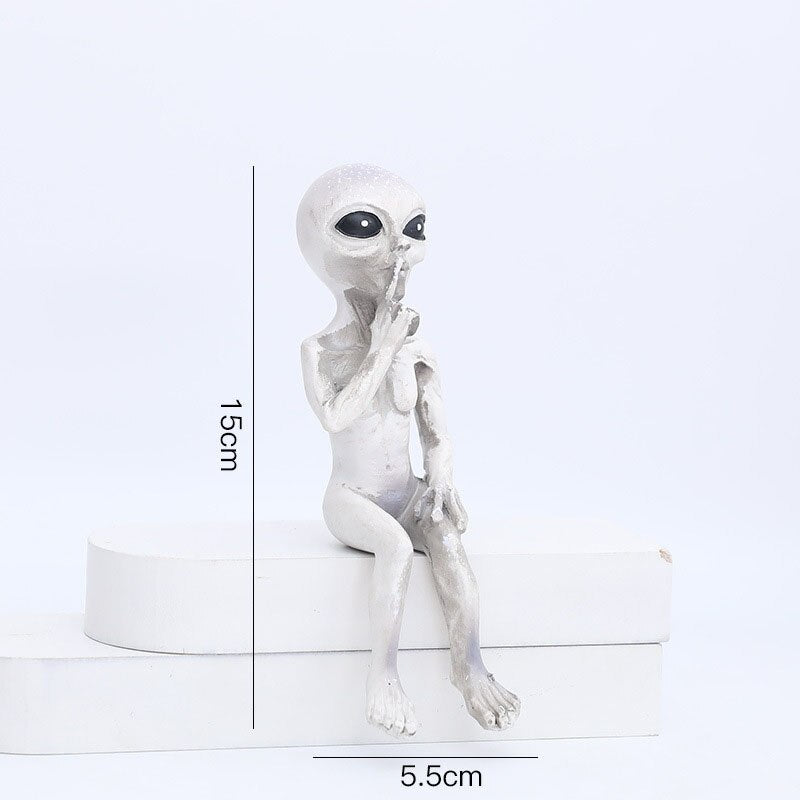 Davy | Alien Statue made of Resin for Garden & Outdoor