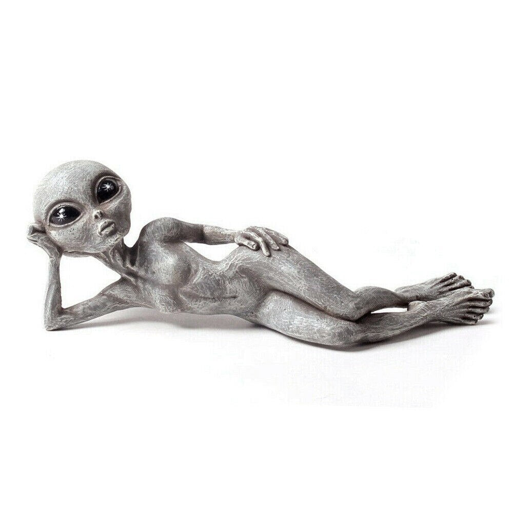 Davy | Alien Statue made of Resin for Garden & Outdoor