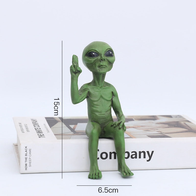 Davy | Alien Statue made of Resin for Garden & Outdoor