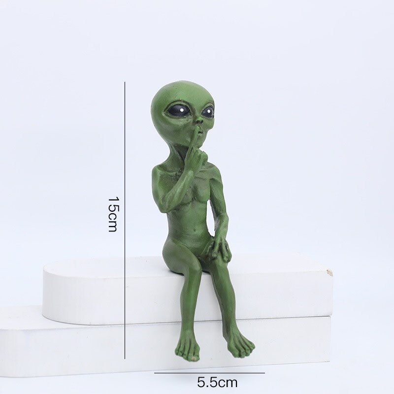 Davy | Alien Statue made of Resin for Garden & Outdoor