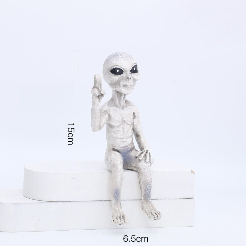 Davy | Alien Statue made of Resin for Garden & Outdoor