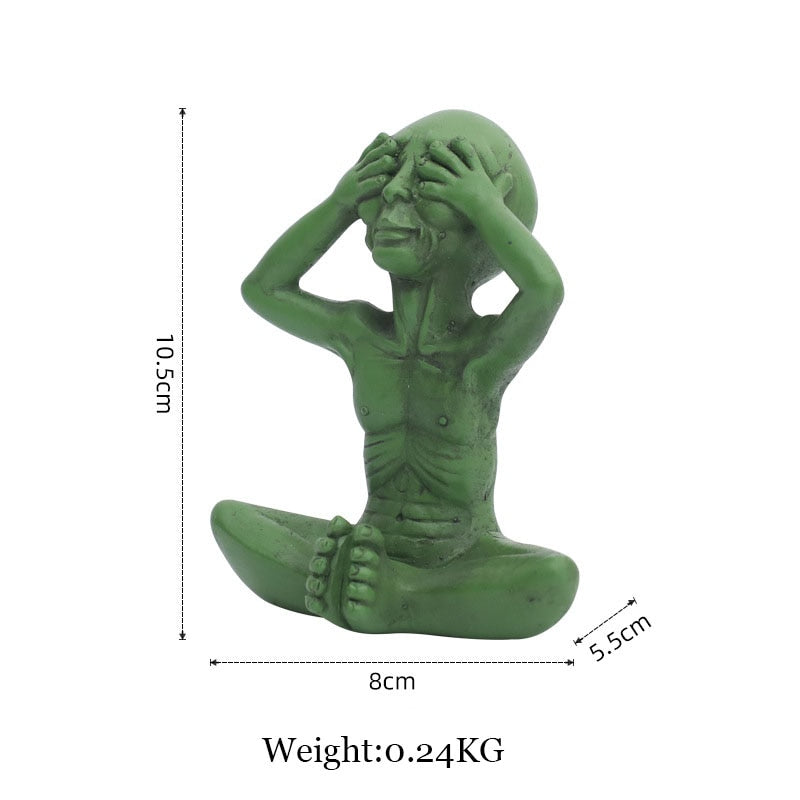 Davy | Alien Statue made of Resin for Garden & Outdoor