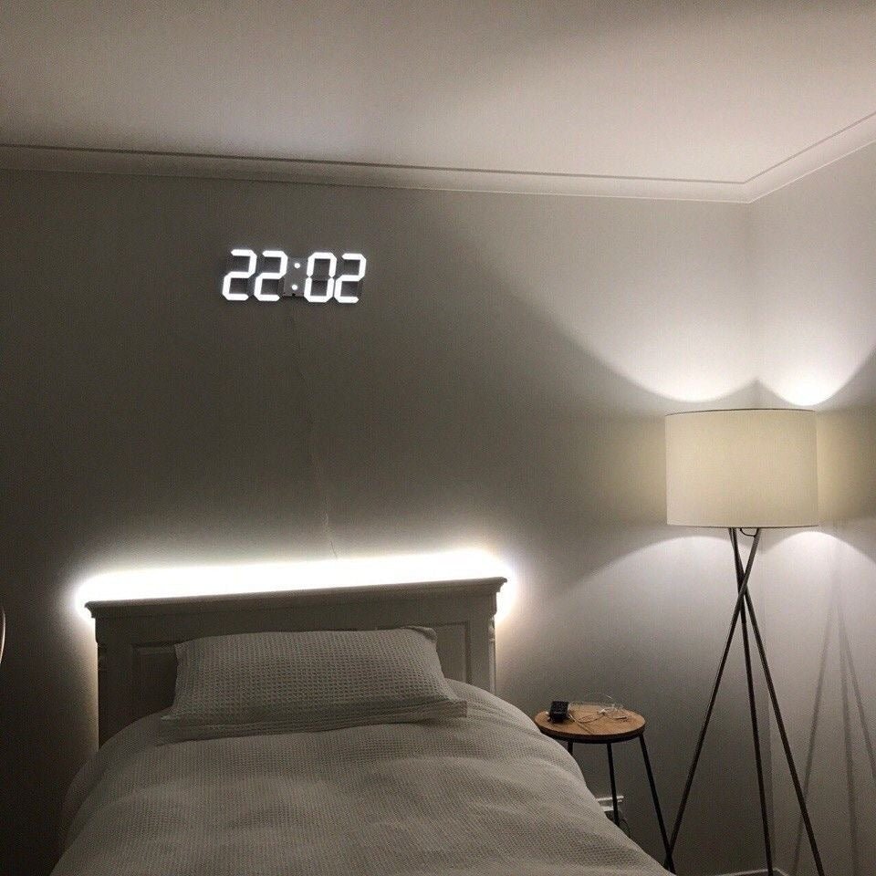 Davy | Digital 3D LED Wall Clock – Modern Design with Dimming Function and Optimal Visibility