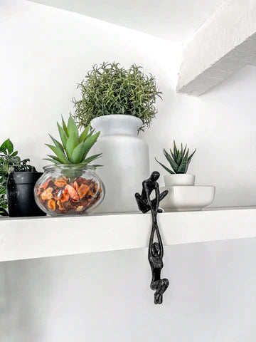 Davy | Figurine Sculpture Interlocking Figures Shelf Decor