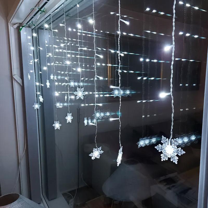 Davy | LED Curtain Light String with Snowflake | Indoor & Outdoor