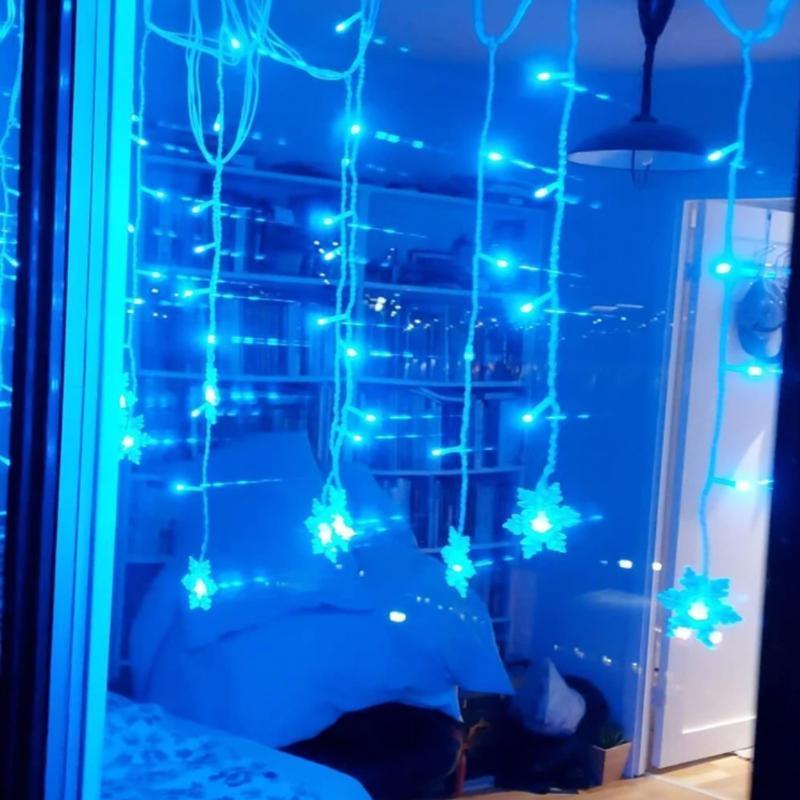 Davy | LED Curtain Light String with Snowflake | Indoor & Outdoor