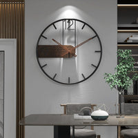 Davy | Horloge murale moderne avec accent en bois