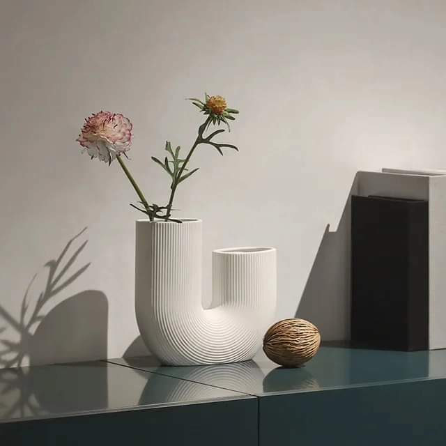 Davy | U-shaped Minimalist Vase
