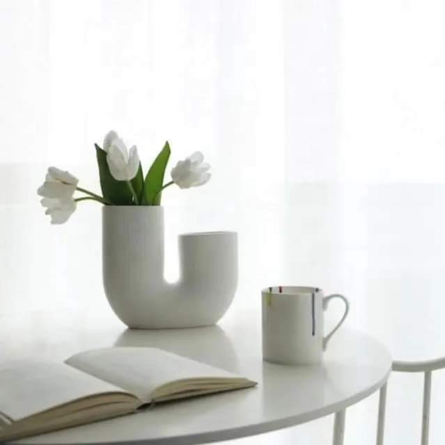 Davy | U-shaped Minimalist Vase