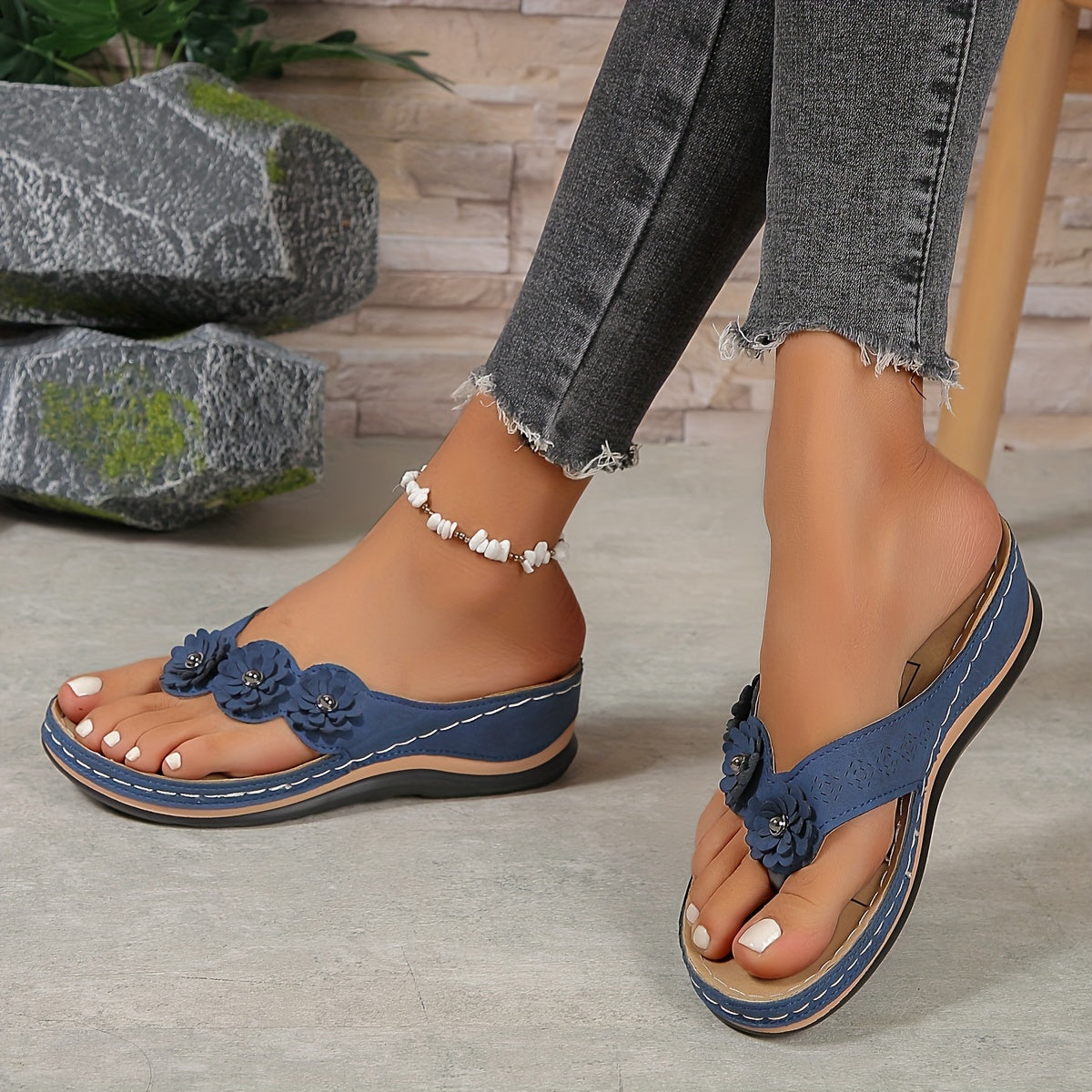 Davy | Women's Orthopedic Flip-Flop Sandals with Flower Detail