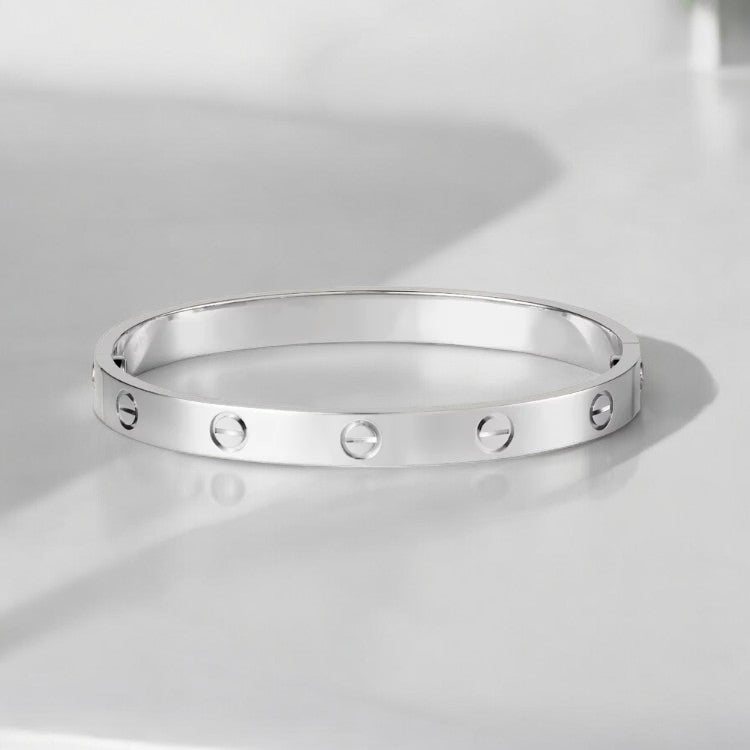 Elegant Bracelet | Golden Design | Timeless Style