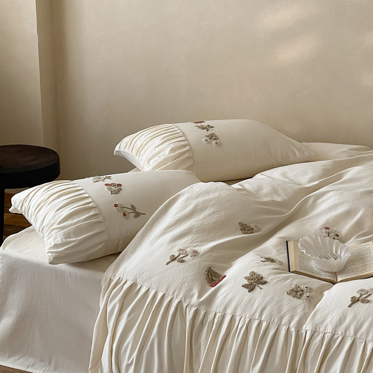 Embroidered Bedding Set with Gathered Duvet Cover and Pillowcases