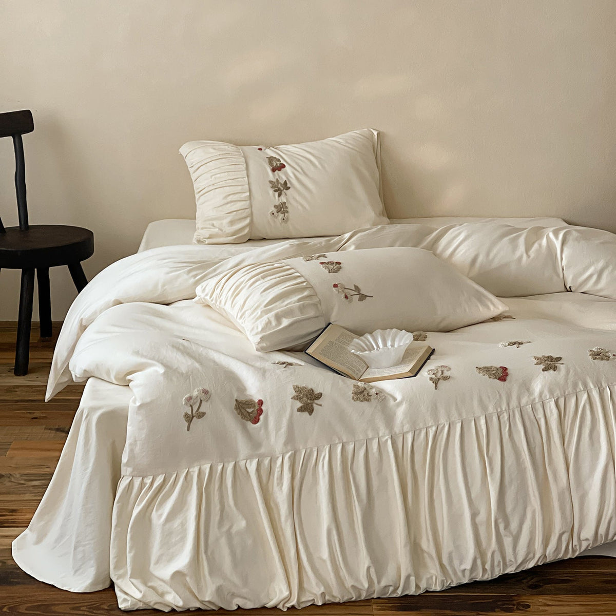 Embroidered Bedding Set with Gathered Duvet Cover and Pillowcases