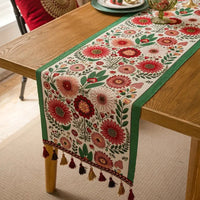 Camino de Mesa Bordado con Flecos y Diseño Floral
