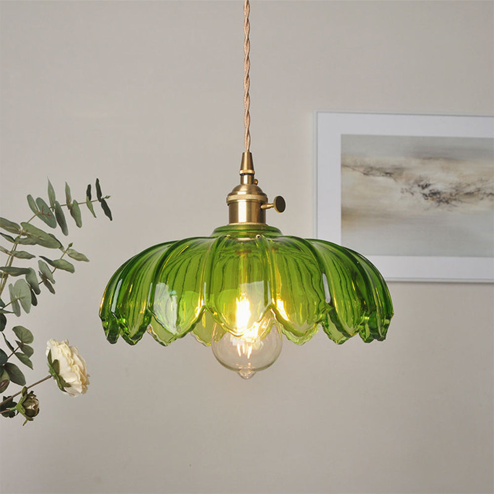 Glass light that delights with details!