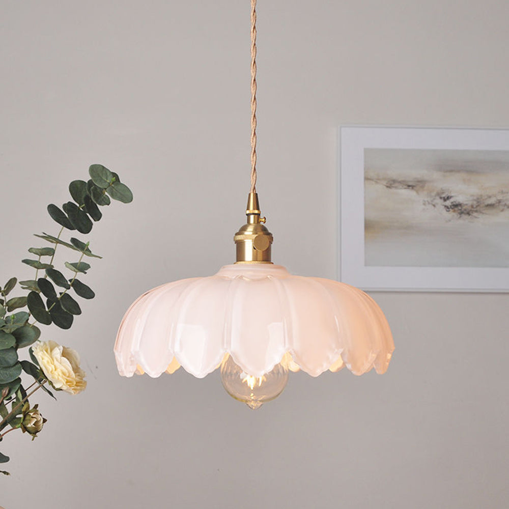 Glass light that delights with details!