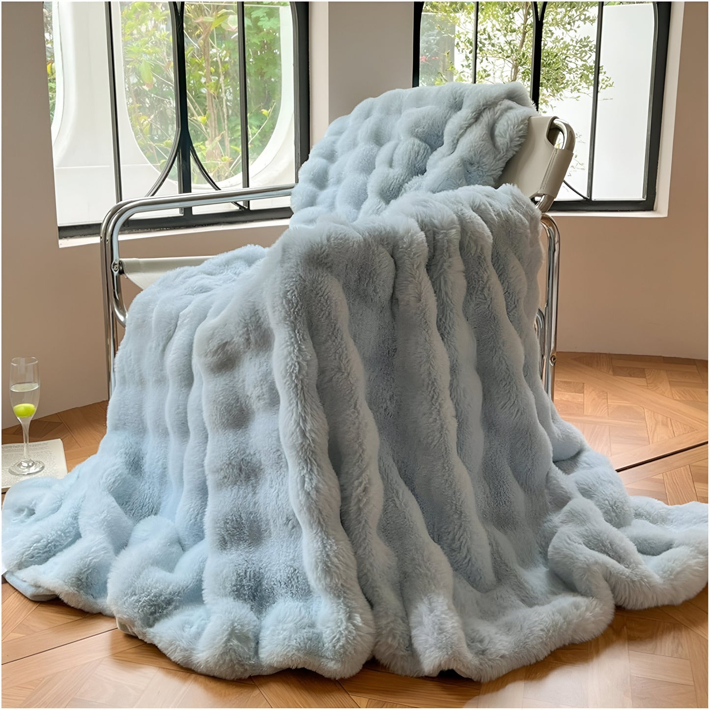 Luxurious, portable blanket for on-the-go – Soft comfort for every environment