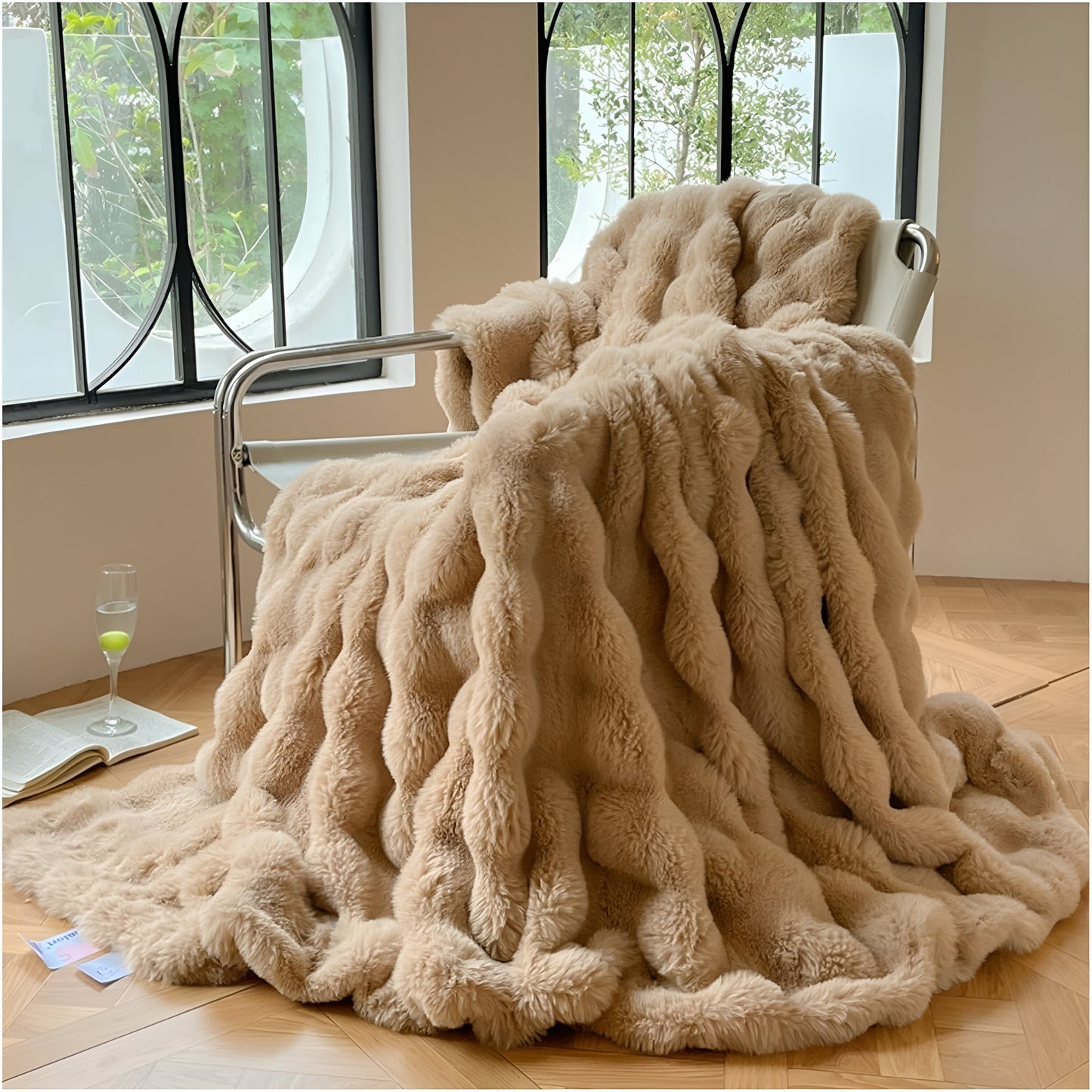 Luxurious, portable blanket for on-the-go – Soft comfort for every environment