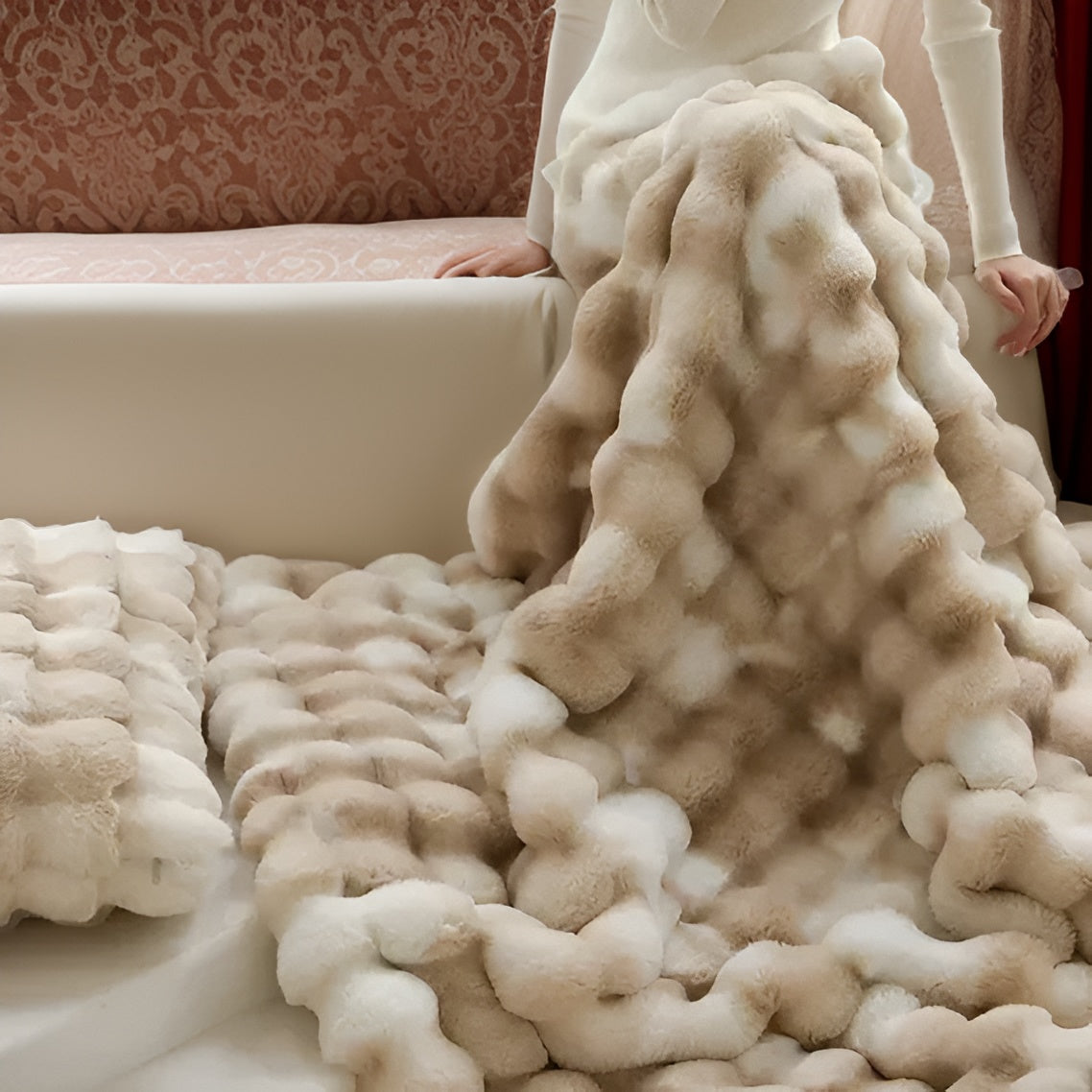 Luxurious, portable blanket for on-the-go – Soft comfort for every environment