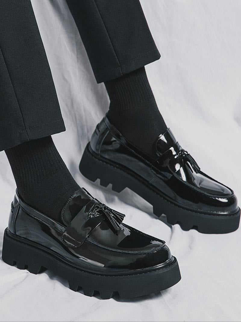 Mocassins pour homme à pampilles ultra-brillants avec semelle épaisse