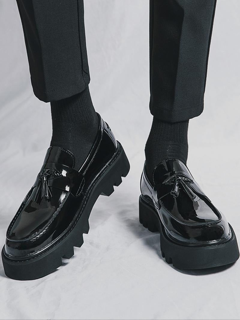 Mocassins pour homme à pampilles ultra-brillants avec semelle épaisse