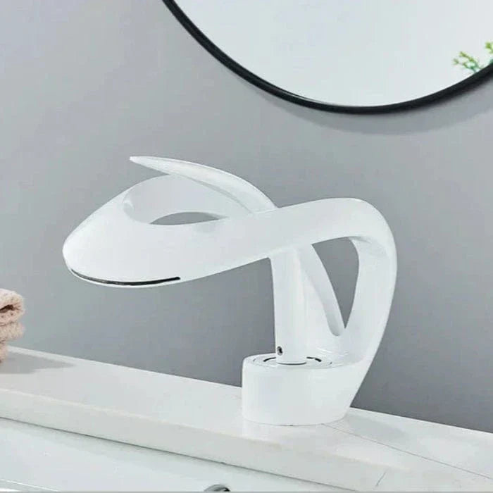 Robinet moderne en laiton effet cascade pour lavabo de salle de bains