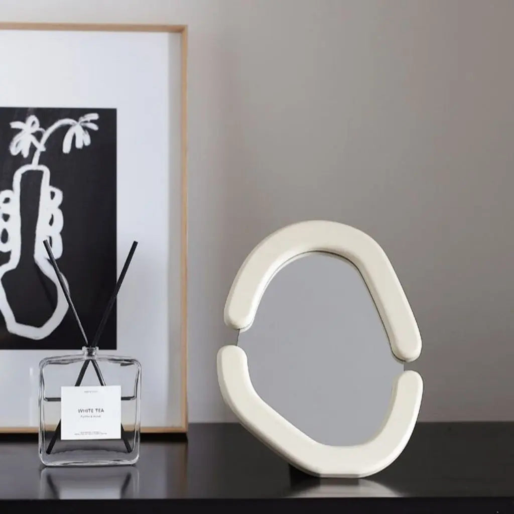 Miroir avec cadre ovale en bois