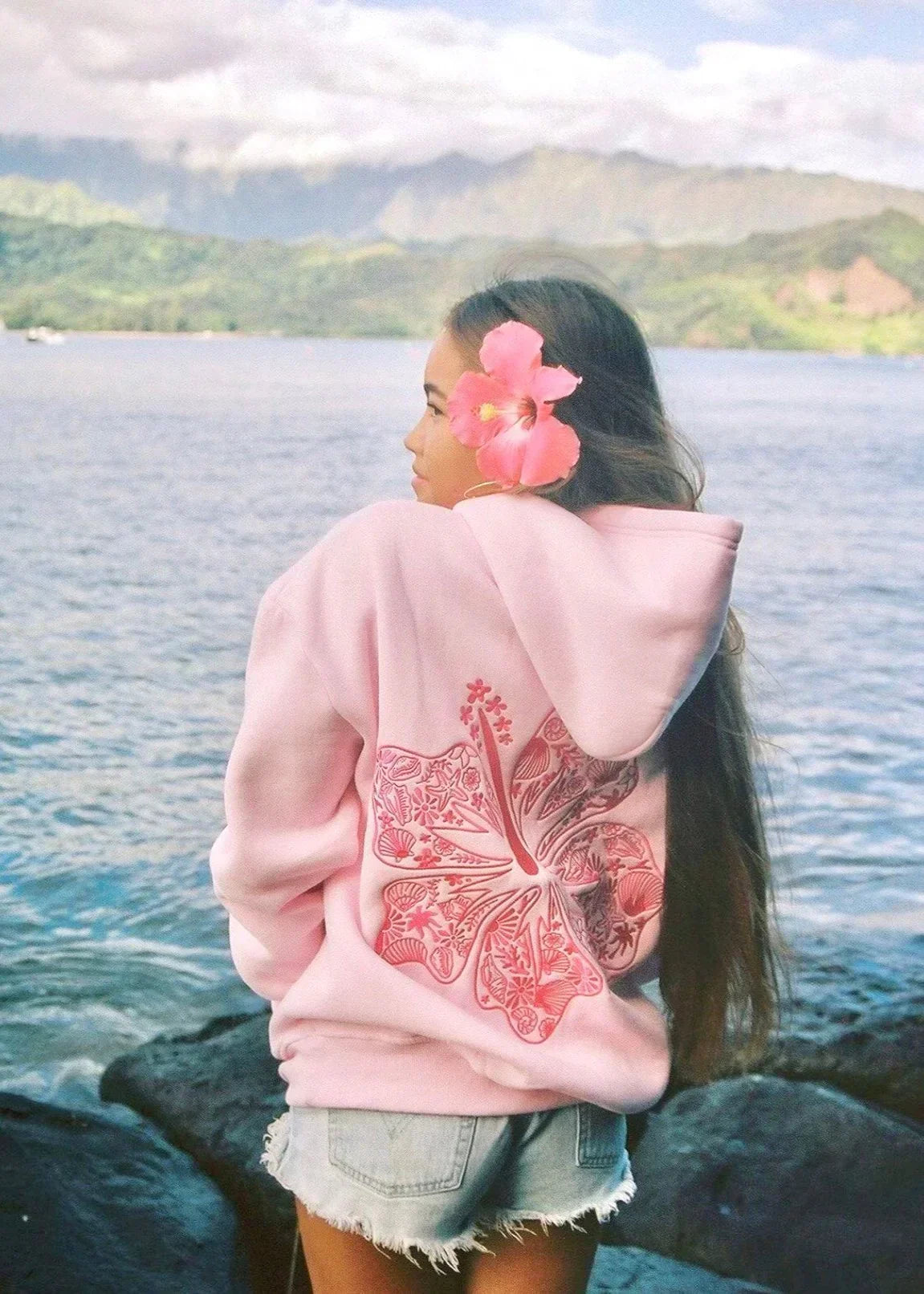 Oversized Hoodie with Tropical Print - Comfortable Streetwear