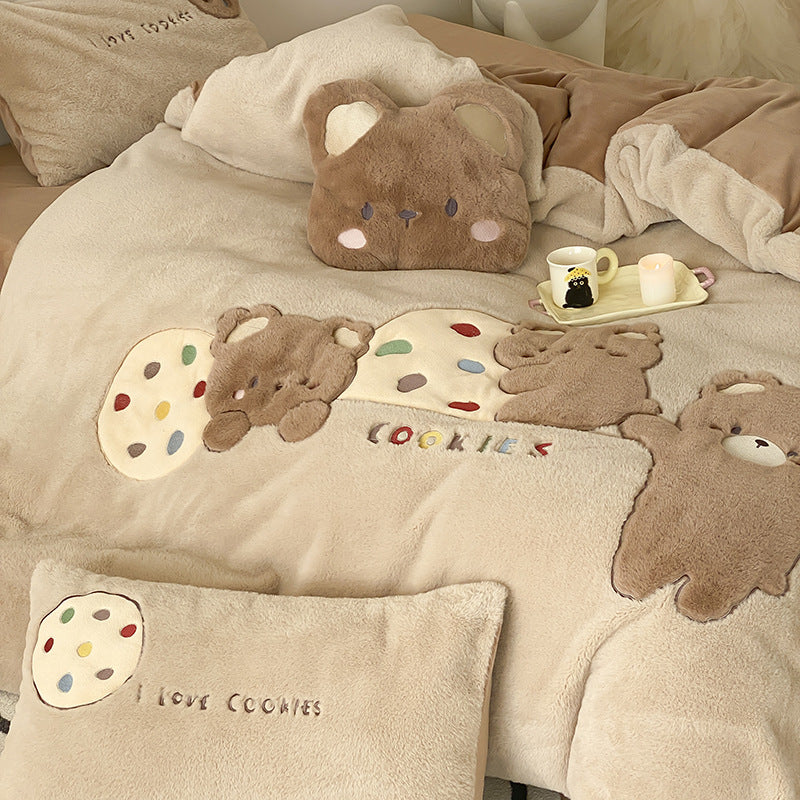 Plush Bedding Set with Bear and Cookie Appliqués