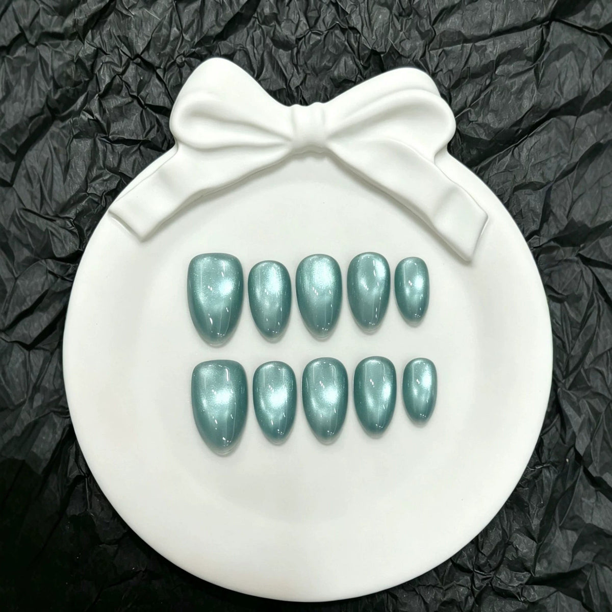 Shimmering Elegant Press-On Nail Set