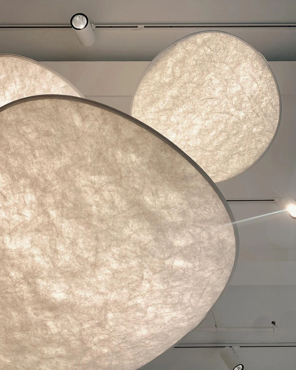 Subtle Japandi Lamp with a Light Eclipse Effect