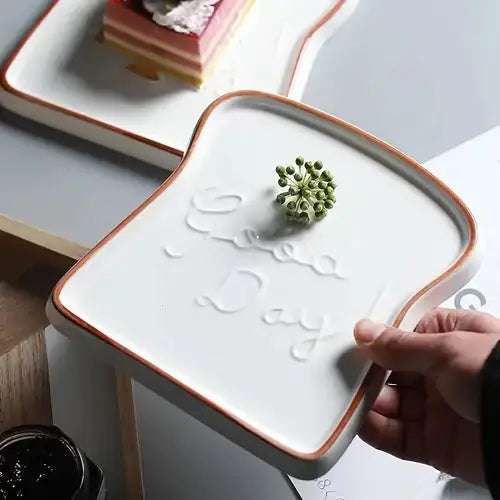 Assiette en céramique en forme de toast