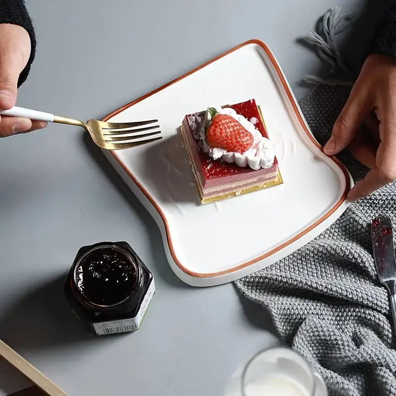 Assiette en céramique en forme de toast