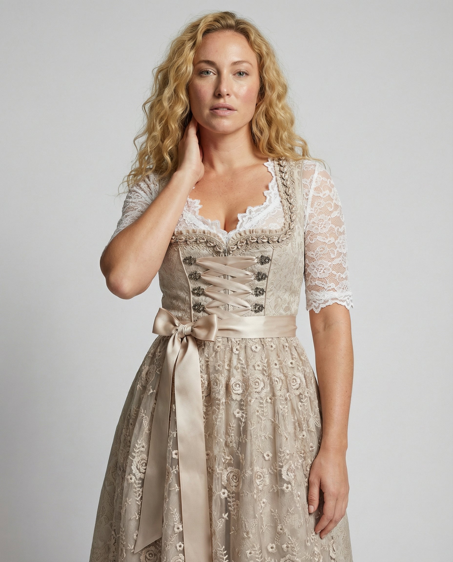 Traditional Dirndl Dress with Laced Bodice for Oktoberfest | Davy