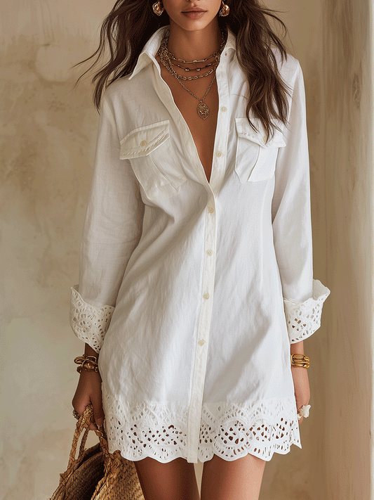 Mini-robe blanche de villégiature style bohème à œillets avec ourlet