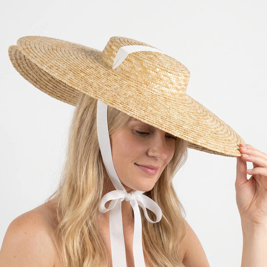 Chapeau de soleil à larges bords et calotte plate