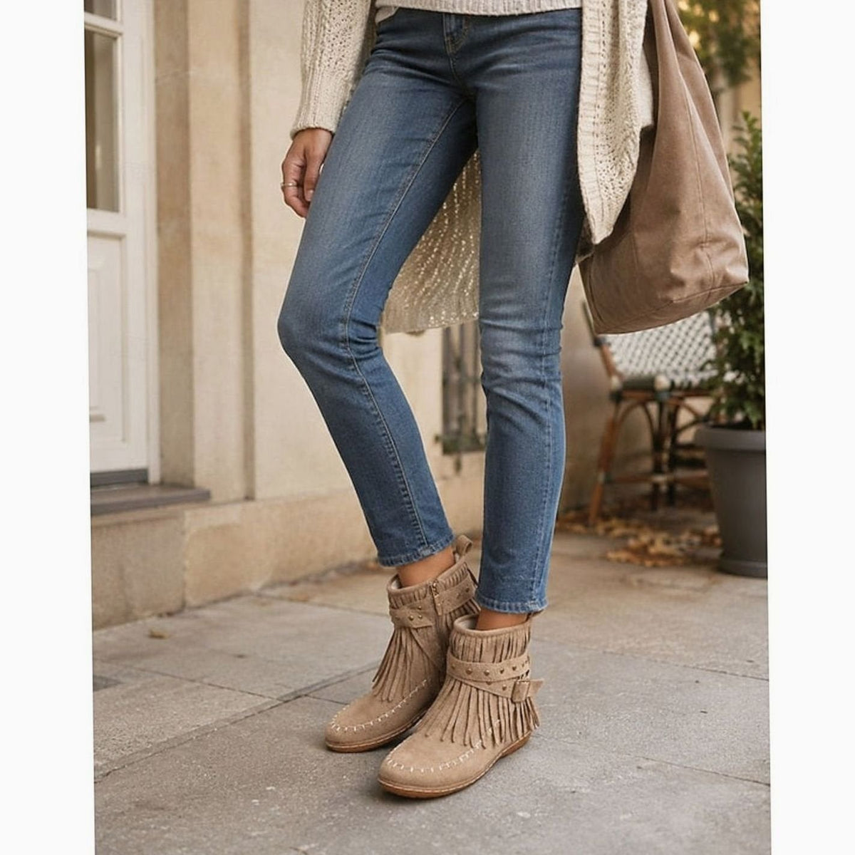 Bottines plates type mocassins pour femme, style bohème, à franges et bride à boucle