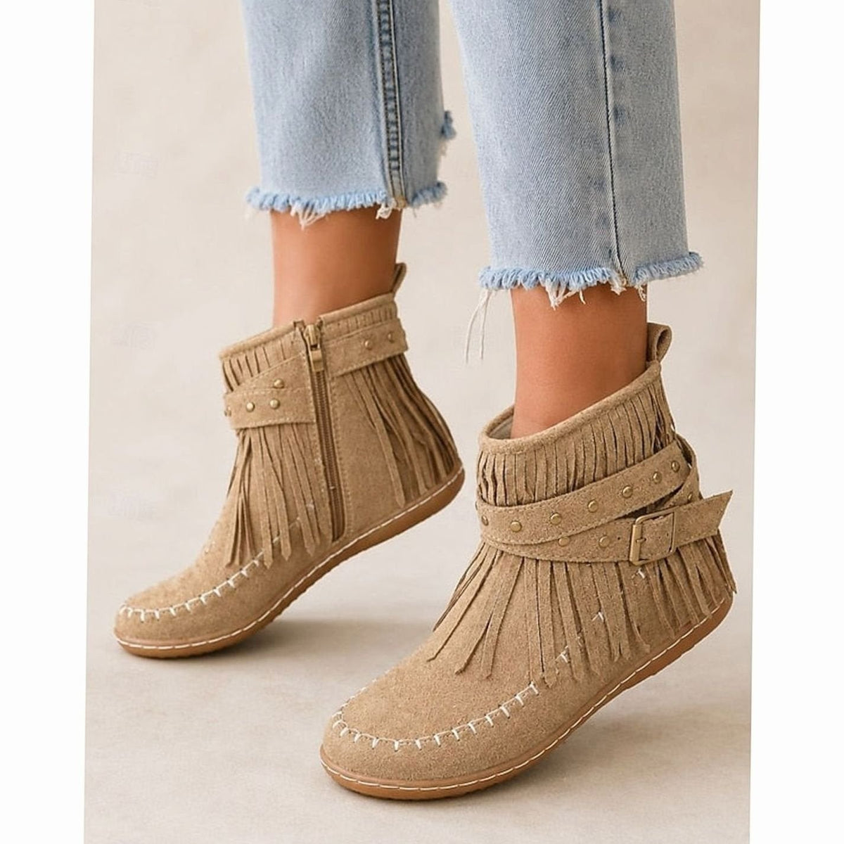Bottines plates type mocassins pour femme, style bohème, à franges et bride à boucle