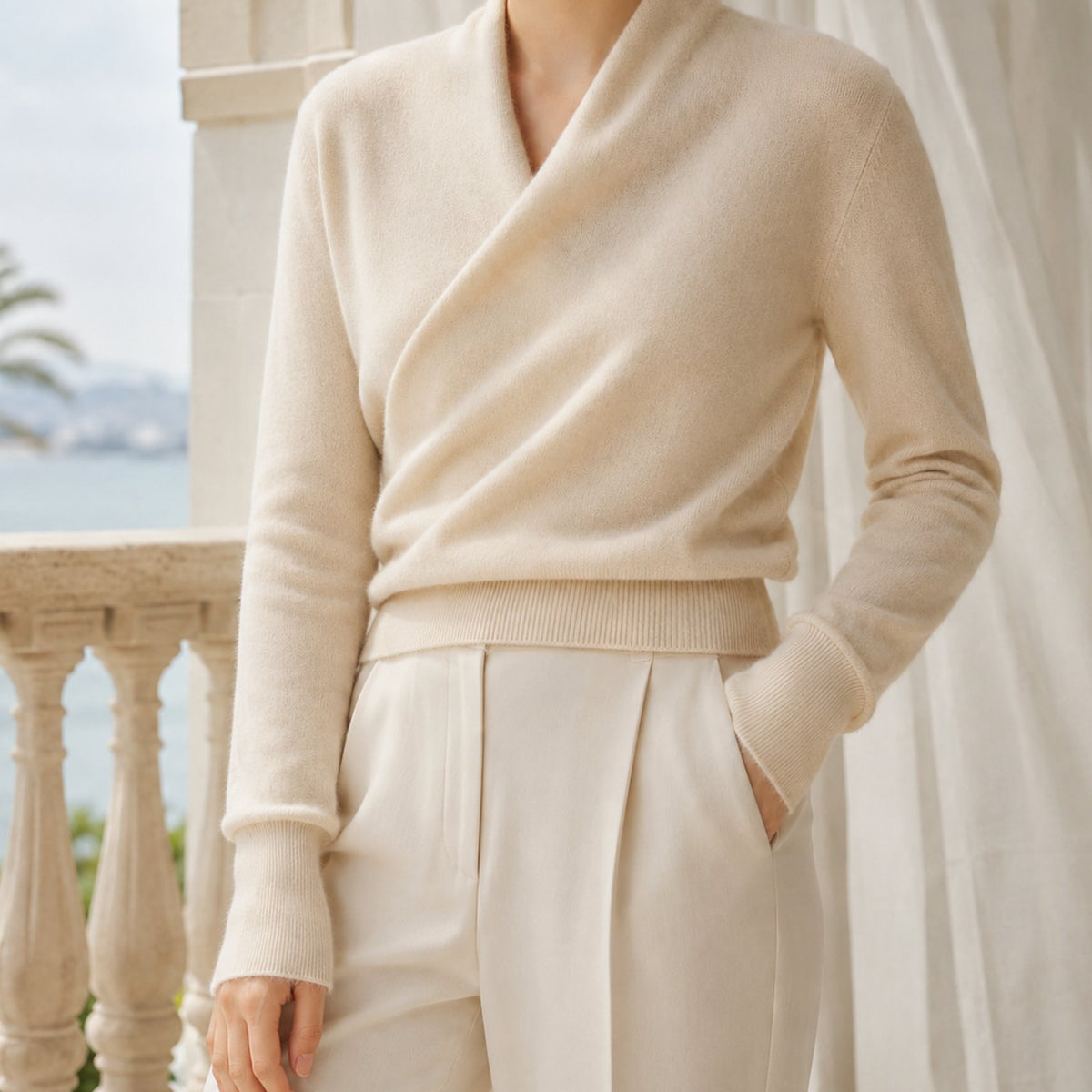Pull en maille pour femme en mélange de cachemire, à col châle croisé