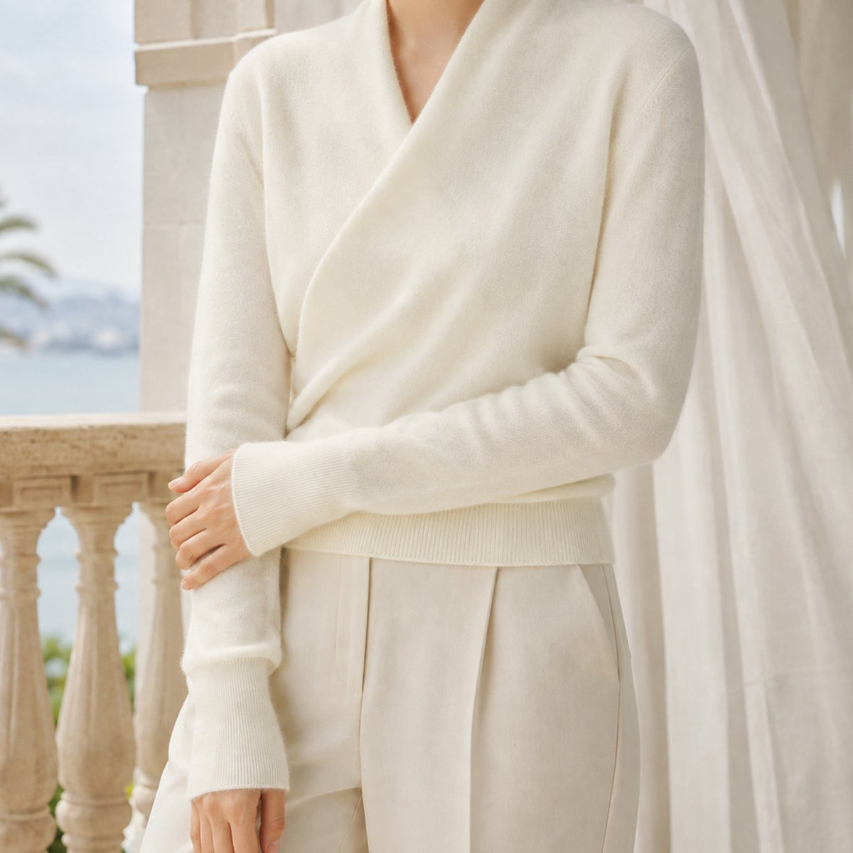 Pull en maille pour femme en mélange de cachemire, à col châle croisé