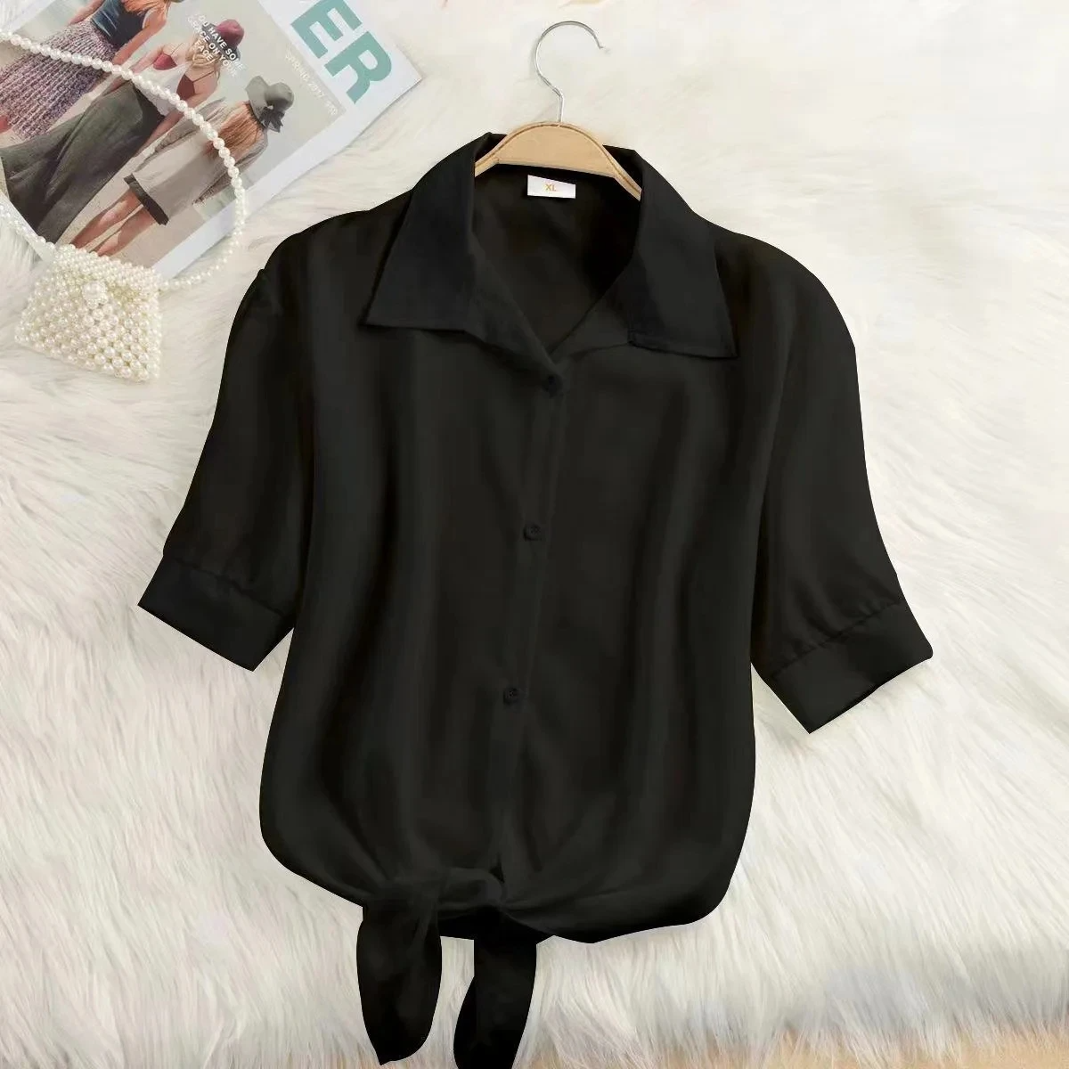 Blouse courte à nouer sur le devant pour femme