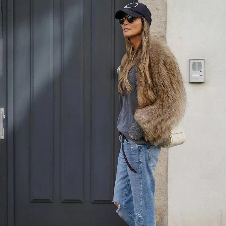 Women's Elegant Luxurious Brown Fur Jacket – Stylish, Versatile, Comfortable